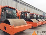 徐工13台压路机批量出口美国 